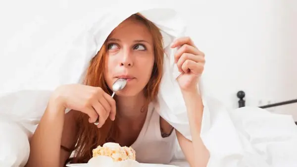 Стоит ли отказываться от сахара после 20:00: как сладкое влияет на сон