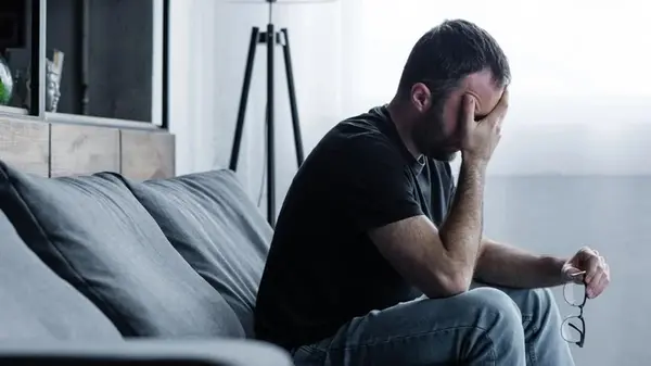 Вы делаете это каждый вечер: 8 привычек, которые делают людей несчастными