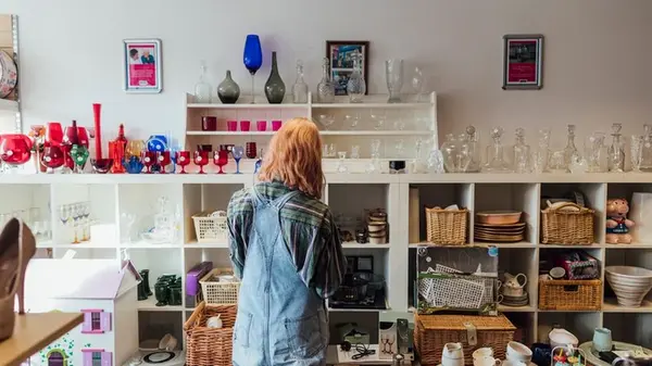 Что выгодно покупать в секонд-хенде и комиссионках: 10 лучших находок