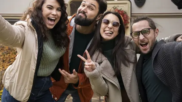 Почему со временем мы теряем своих друзей и стоит ли из-за этого волноваться: объяснение психологов