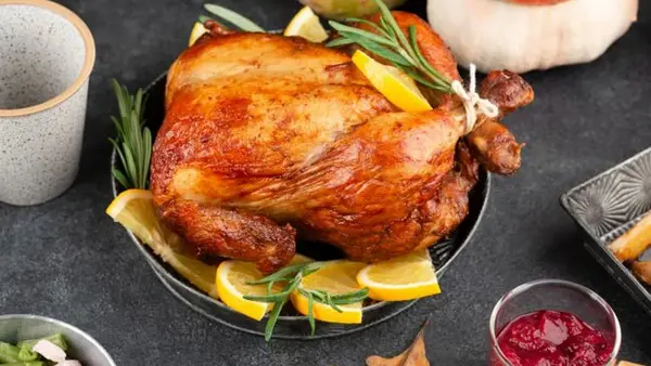 Запеченная утка на Новый год: получается сочная и с корочкой