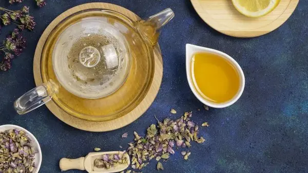 Что пить на праздники, чтобы не переедать: простые советы