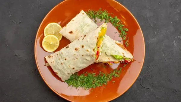 Закуска из лаваша, которая выглядит дорого и эффектно: легкий рецепт