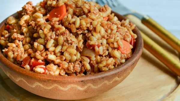 Сколько и как нужно варить перловку, чтобы она была вкусной даже без мяса: кулинарная хитрость