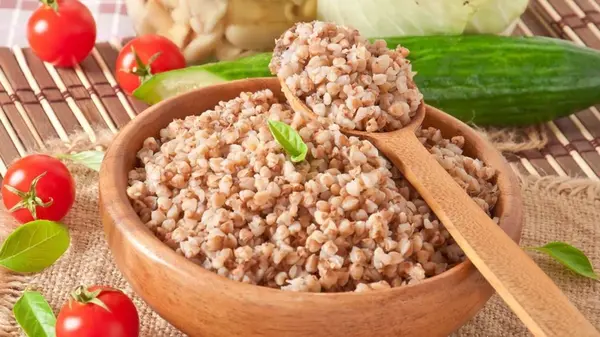 Добавьте щепотку в гречку во время варки — и каша получится воздушной и нежной, как в ресторане