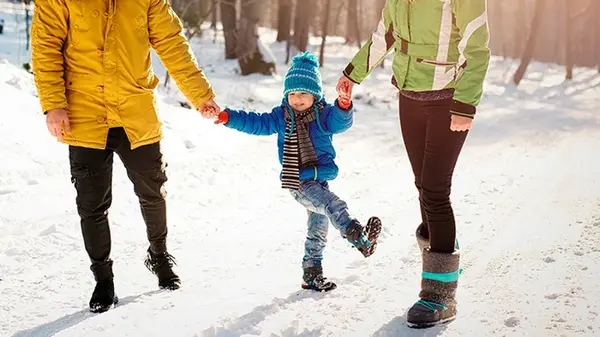 Как выбрать зимнюю обувь: мастер со стажем рассказал, почему дорогие сапоги не греют