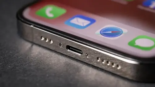 Как безопасно очистить разъем зарядки вашего iPhone, не повредив контакты