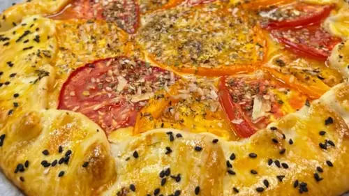 Рецепт галеты с томатами и карамелизированным луком — изысканная вкуснятина