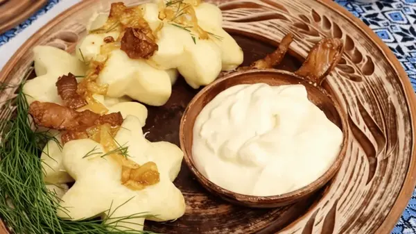 Галушки в форме звезд: рецепт украинской классики в новом формате
