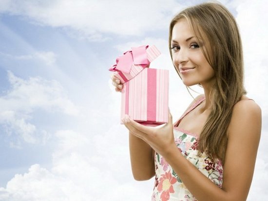 Как выбрать оригинальный подарок для девушки