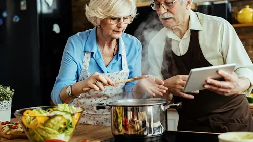 Что едят эксперты по долголетию: 5 продуктов, которые действительно помогают жить дольше