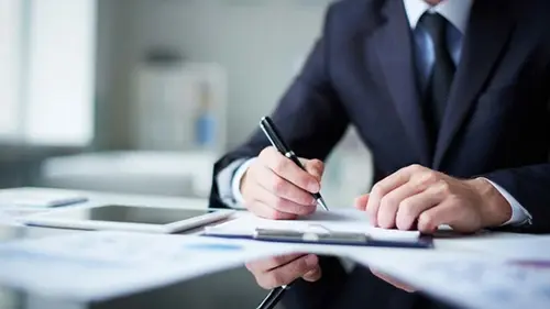 Довіреність в екстрених випадках: як українцям у Польщі швидко оформити документи при форс-мажорі