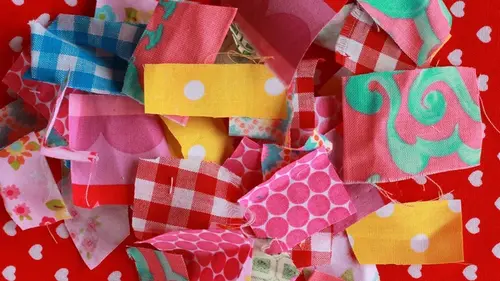 Не нужно выбрасывать обрезки ткани: вот что можно из них сделать для дома