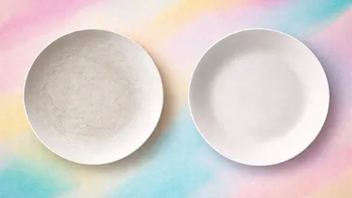 Царапины от вилок на тарелках исчезнут без следа: чем нужно натереть посуду