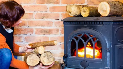 Чем запрещено топить печь: 5 ошибок, из-за которых случаются пожары