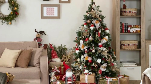 Искусственные елки 120 см: практичное и красивое решение