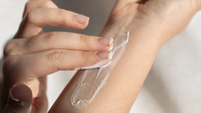 Лучше дорогих кремов: копеечное средство для кожи из каждой аптечки