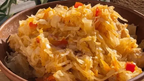 Как с минимумом усилий приготовить тушеную капусту — рецепт модного нынче блюда