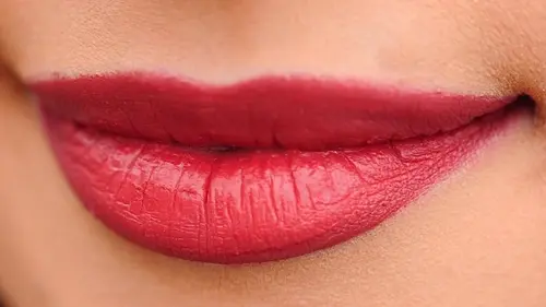 Что нельзя делать после перманента губ — основные запреты