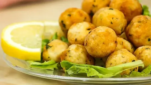 Рыбные шарики с сырной начинкой — рецепт блюда, которое хочется готовить снова и снова