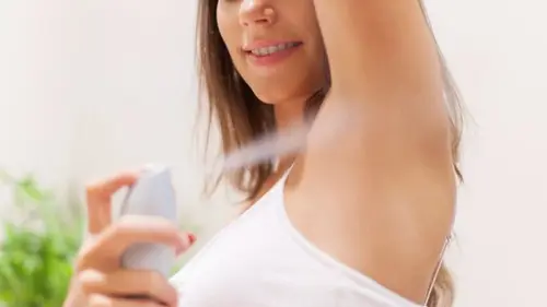 Больше не значит лучше: сколько нужно наносить дезодоранта и антиперспиранта