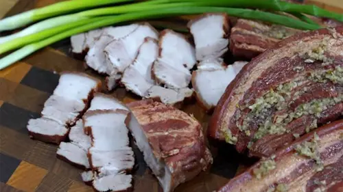 Сало «как копченое», но без дыма: секретный способ в луковой шелухе