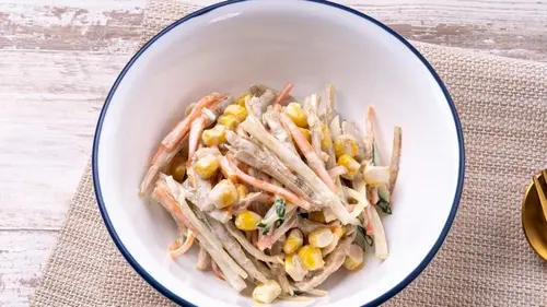 Рецепт салата с курицей, корейской морковью, кукурузой и грибами