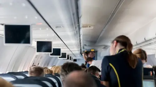 Тайные коды бортпроводников: какие секретные сигналы используют для проблемных пассажиров