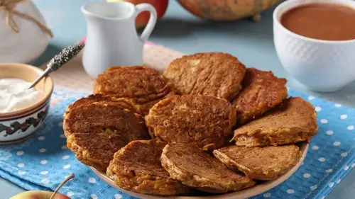 Оладьи из тыквы и яблок: рецепт вкусного завтрака