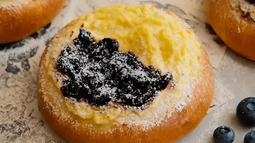 Рецепт ватрушек с творогом и голубикой — нежное сочетание и фантастический аромат