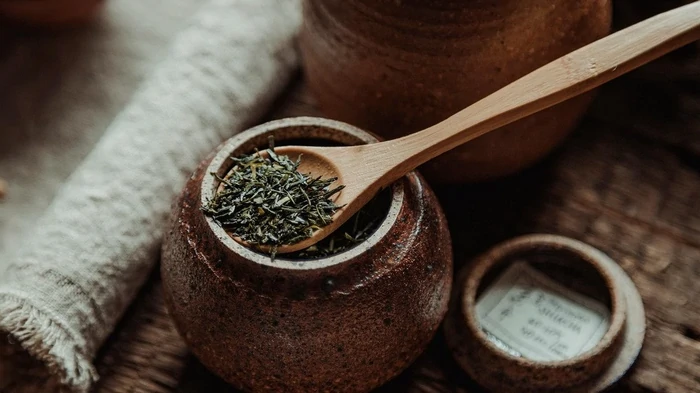 Как хранить листовой чай и куда его класть не стоит