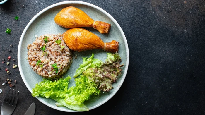 Куриные голени с гречкой в рукаве: рецепт