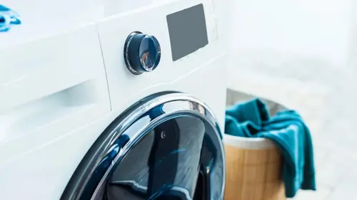 Как избавиться от неприятного запаха из стиральной машины: эксперты объяснили, что делать