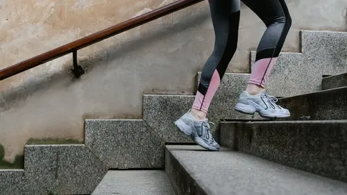 Лестница вместо спортзала — почему именно эта ежедневная активность может изменить вашу жизнь