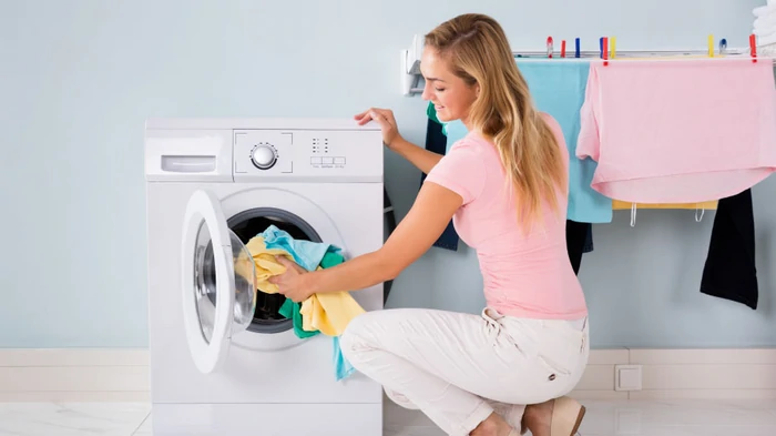 Эти 9 распространенных мифов о стирке портят вашу одежду: эксперты назвали частые ошибки