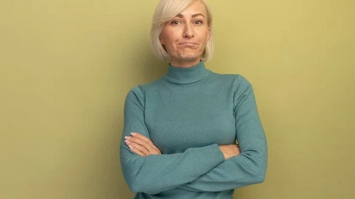 Какие цвета одежды придают возраст и лишний вес: их ни в коем случае нельзя носить женщинам за 50