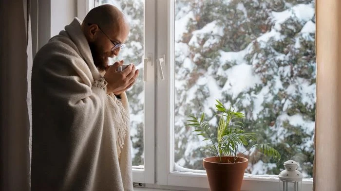 Чому пластикові вікна починають пропускати холод через кілька років