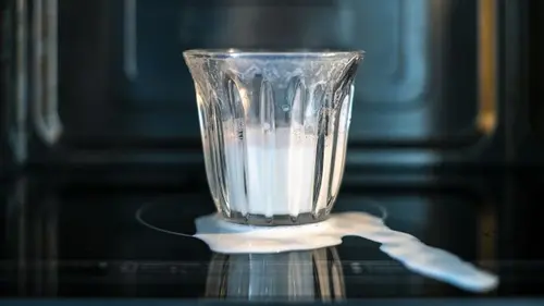 Никогда не грейте молоко в микроволновке: роковая ошибка, которую допускают все