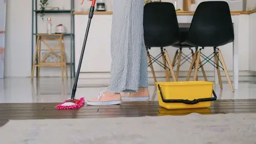 Несколько капель в воду для мытья полов — и в доме будет пахнуть, как в самой дорогой гостинице