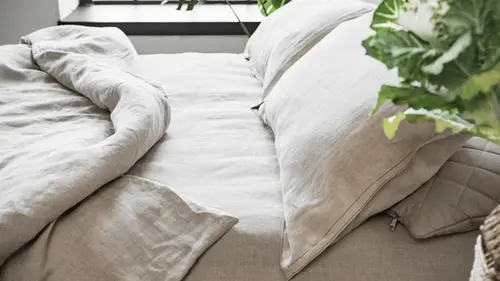 Почему свежевыстиранное белье имеет затхлый запах: скрытые причины