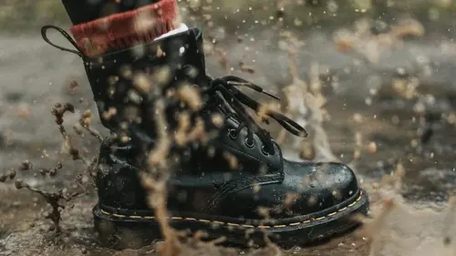 Соль на ботинках: этот домашний способ от мастеров работает на 100%