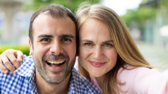 Какая идеальная разница между супругами для семейного счастья: стоит ли выбирать старшего партнера