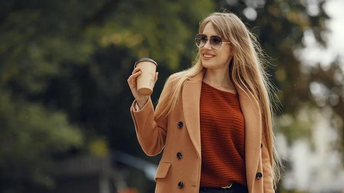 Стилисты раскрыли трюки: как невысоким женщинам выглядеть значительно выше