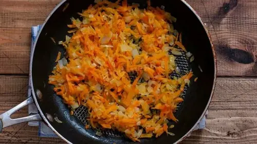 Почему нельзя жарить вместе лук и морковь: что будет, если пригот...