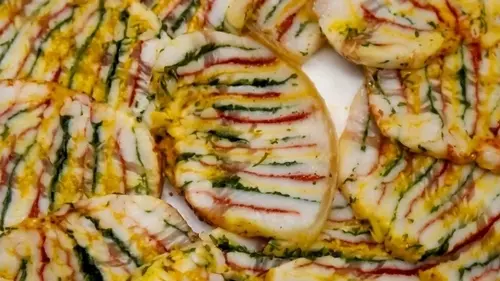 Как превратить обычный кусок сала в яркую украинскую закуску с тремя вкусами