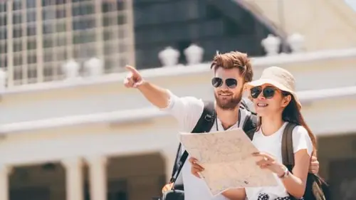 Эксперт по путешествиям советует туристам всегда оставлять обувь в сейфе отеля: в чем причина