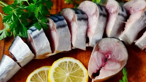 Забытый способ маринования скумбрии: вкус, превосходящий даже сем...