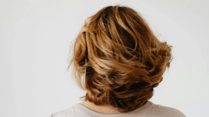 Лунный календарь стрижек апреля 2026 года: когда подстричься, чтобы волосы засияли