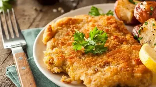 Хрустящий сочный шницель, как в советской столовой: пошаговый рец...