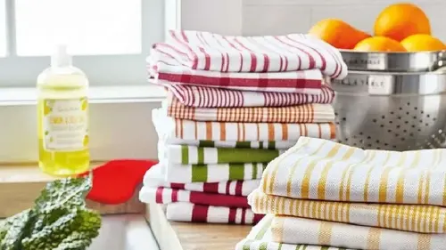 Как отстирать сильно загрязненные кухонные полотенца